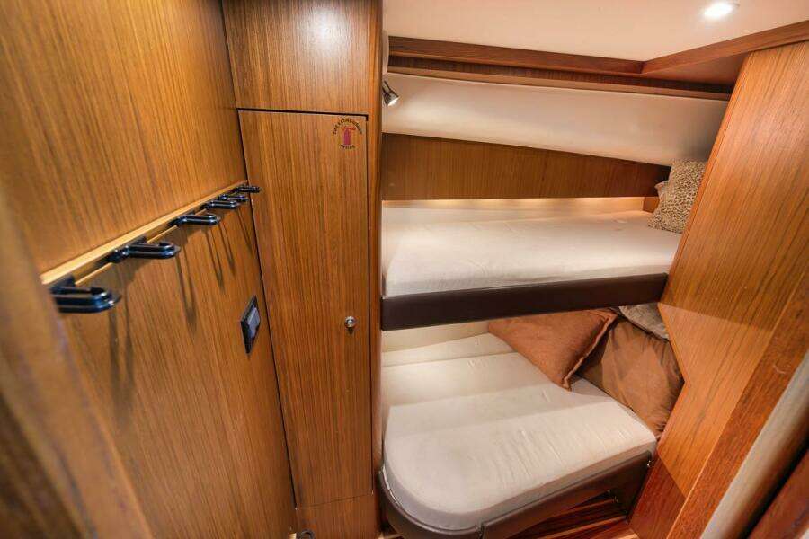 2015 Tiara Yachts Tiara 390 Convertible