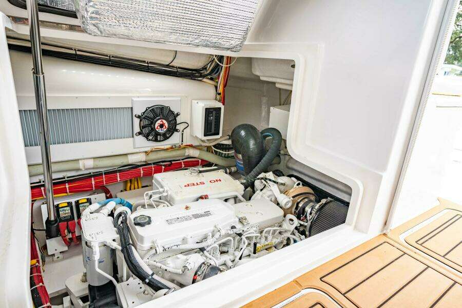 2021 Viking 38 Billfish