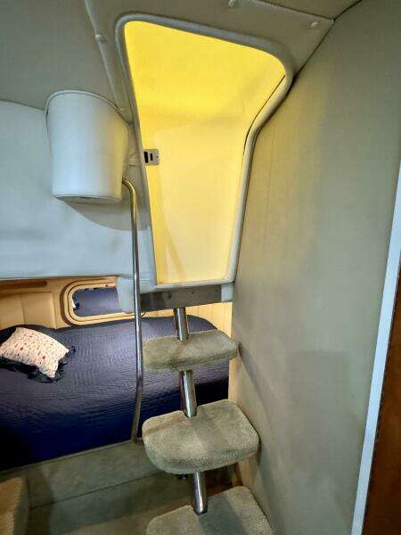 2004 Rinker 342 Fiesta Vee