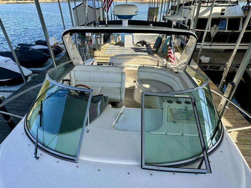 2004 Rinker 342 Fiesta Vee
