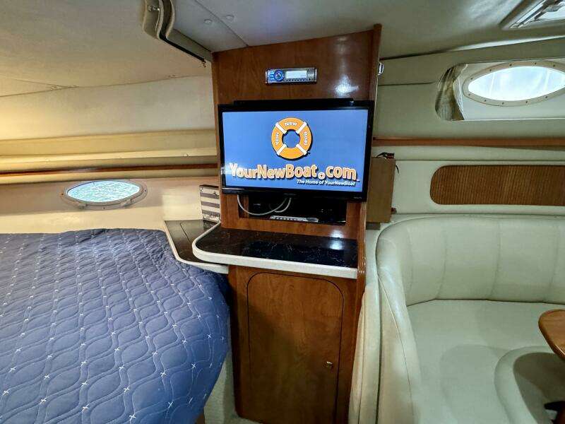 2004 Rinker 342 Fiesta Vee