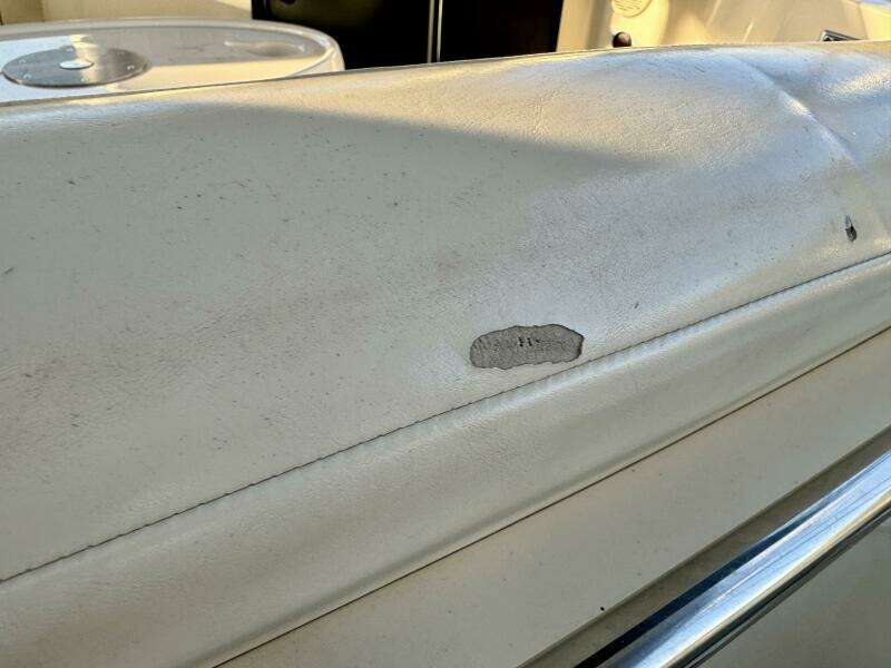 2004 Rinker 342 Fiesta Vee