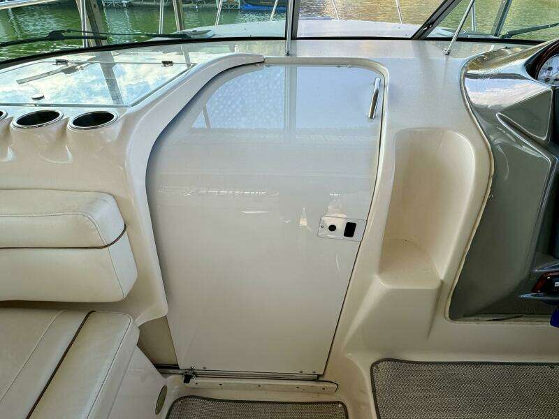 2004 Rinker 342 Fiesta Vee