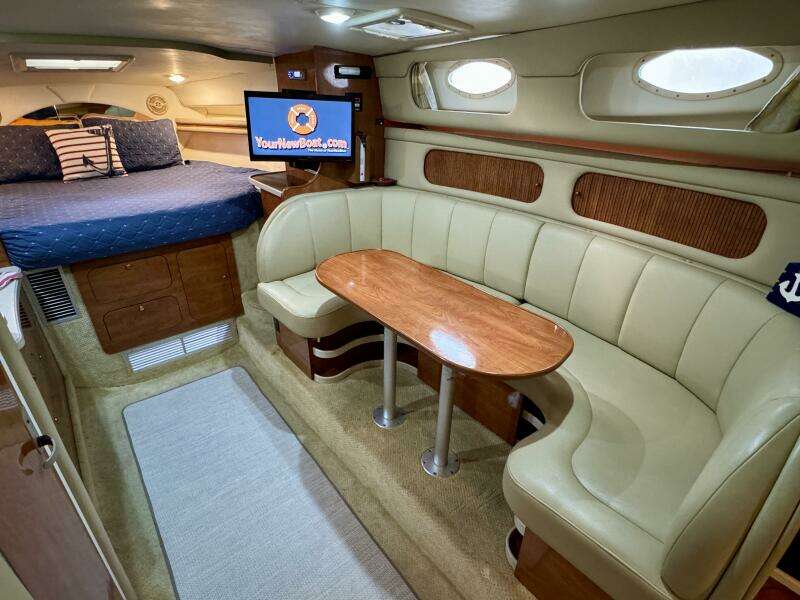 2004 Rinker 342 Fiesta Vee