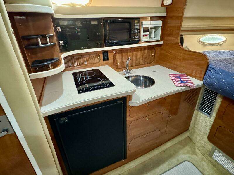 2004 Rinker 342 Fiesta Vee