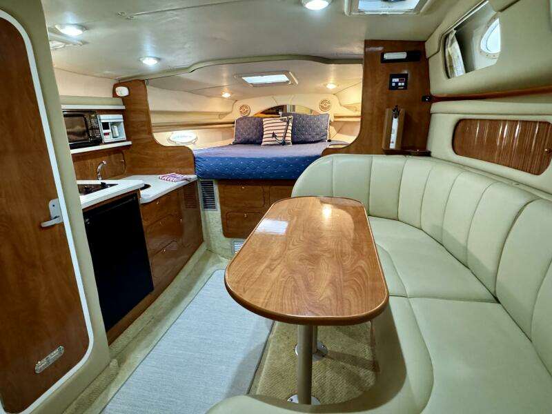 2004 Rinker 342 Fiesta Vee