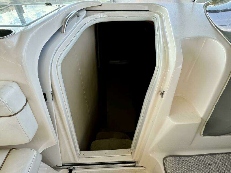 2004 Rinker 342 Fiesta Vee