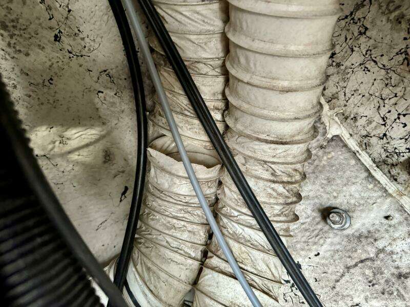 2004 Rinker 342 Fiesta Vee