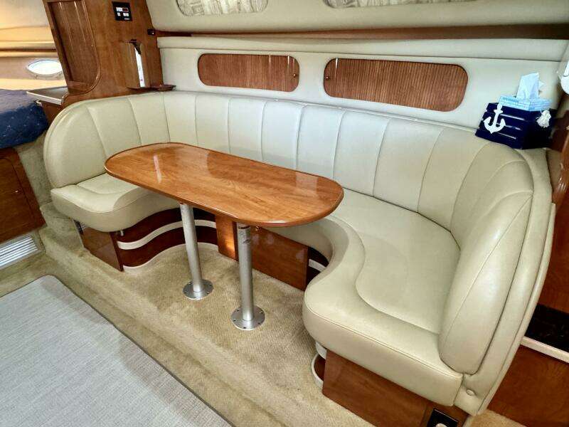 2004 Rinker 342 Fiesta Vee