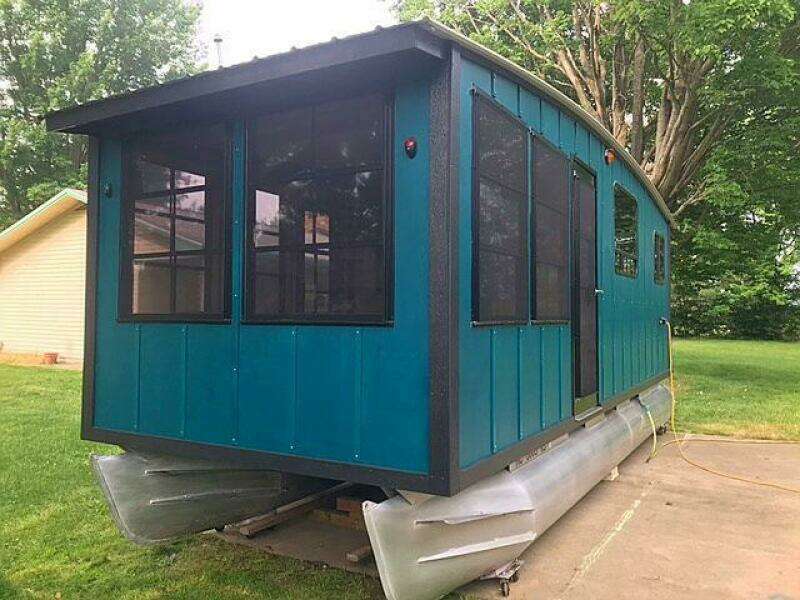 2023 Custom 25 Hadlee Houseboat