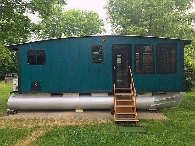 2023 Custom 25 Hadlee Houseboat