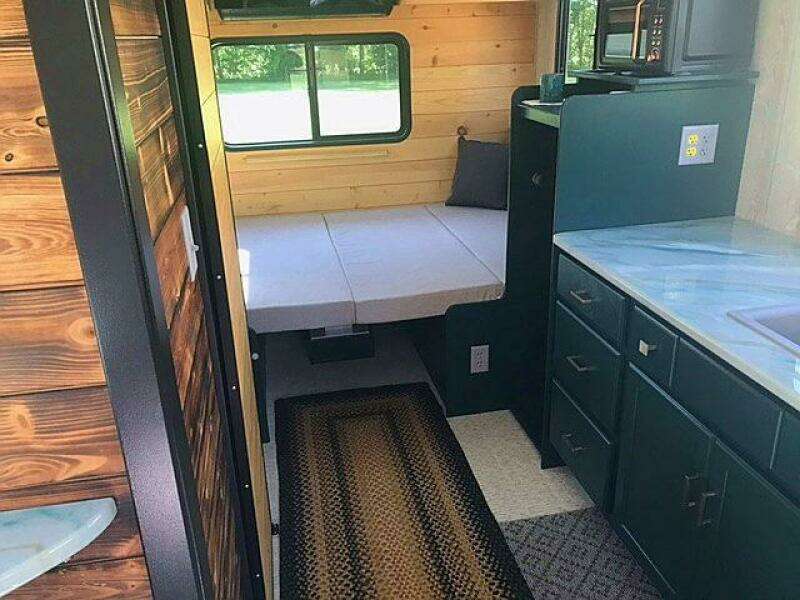 2023 Custom 25 Hadlee Houseboat