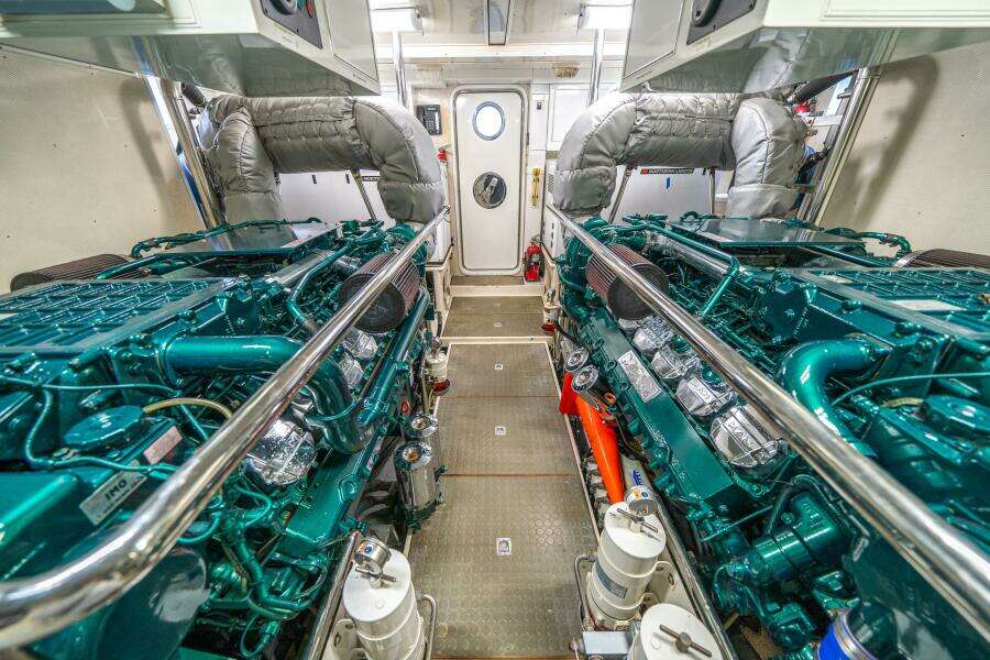 2006 Offshore Yachts 72 Pilothouse