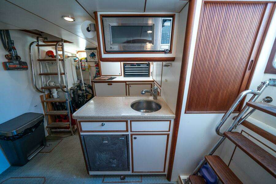 2006 Offshore Yachts 72 Pilothouse