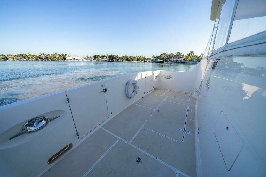2006 Offshore Yachts 72 Pilothouse