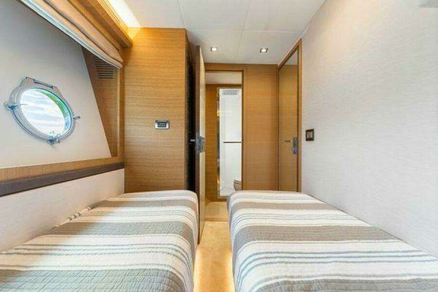 2018 Monte Carlo Yachts MCY 70