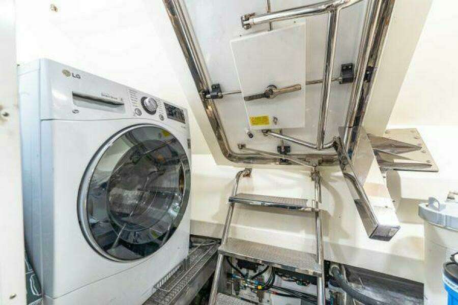 2018 Monte Carlo Yachts MCY 70