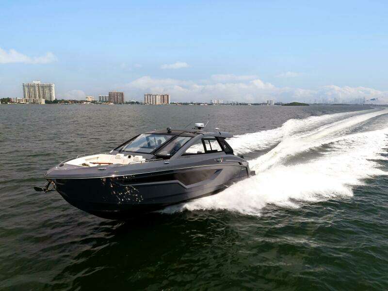 2023 Cruisers Yachts 42 GLS OB