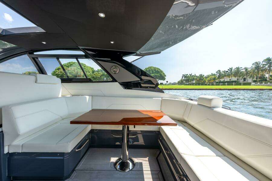 2023 Cruisers Yachts 42 GLS OB
