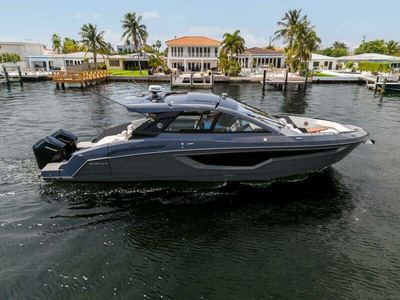 2023 Cruisers Yachts 42 GLS OB