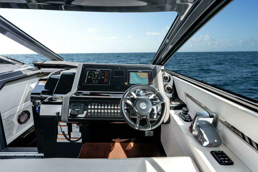 2023 Cruisers Yachts 42 GLS OB