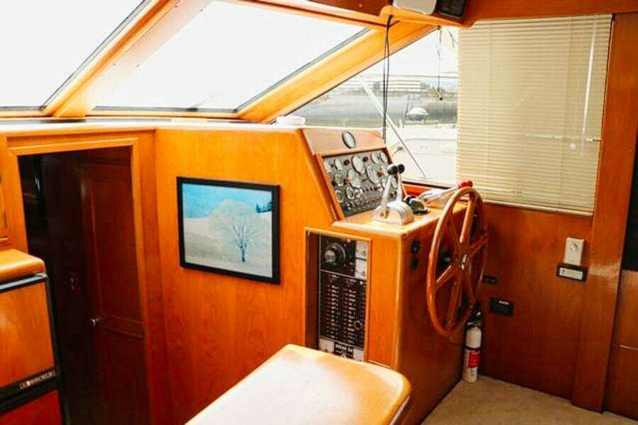 1988 Ocean Alexander Cockpit Motor Yacht 54