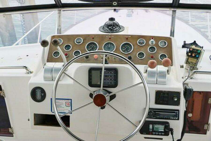 1988 Ocean Alexander Cockpit Motor Yacht 54