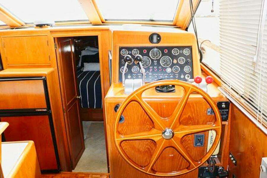 1988 Ocean Alexander Cockpit Motor Yacht 54