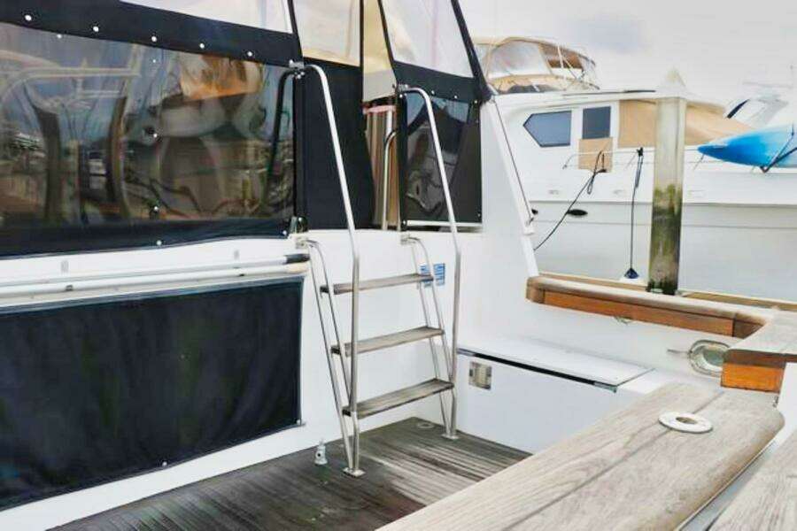 1988 Ocean Alexander Cockpit Motor Yacht 54