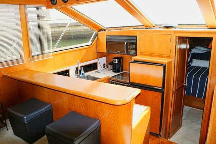 1988 Ocean Alexander Cockpit Motor Yacht 54