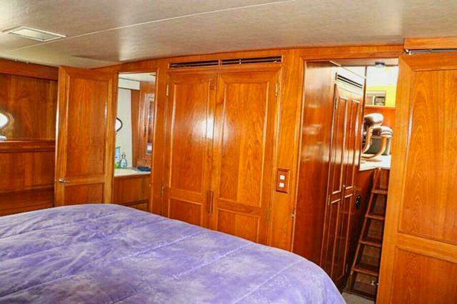 1988 Ocean Alexander Cockpit Motor Yacht 54