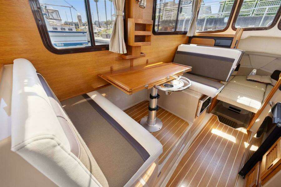 2014 Ranger Tugs R-27