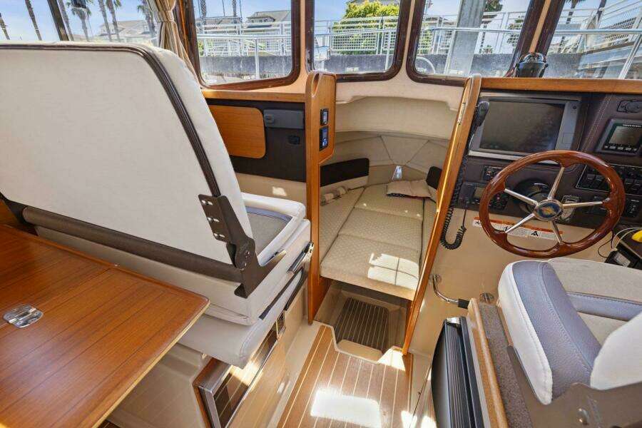 2014 Ranger Tugs R-27