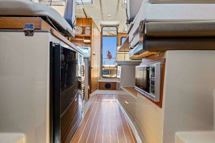 2014 Ranger Tugs R-27