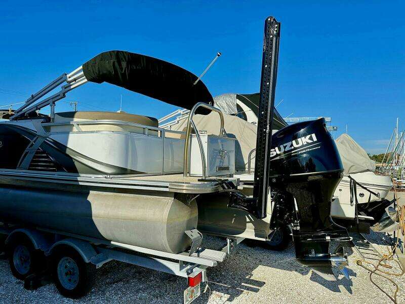 2022 Tahoe LTZ 2285 ENT Tritoon