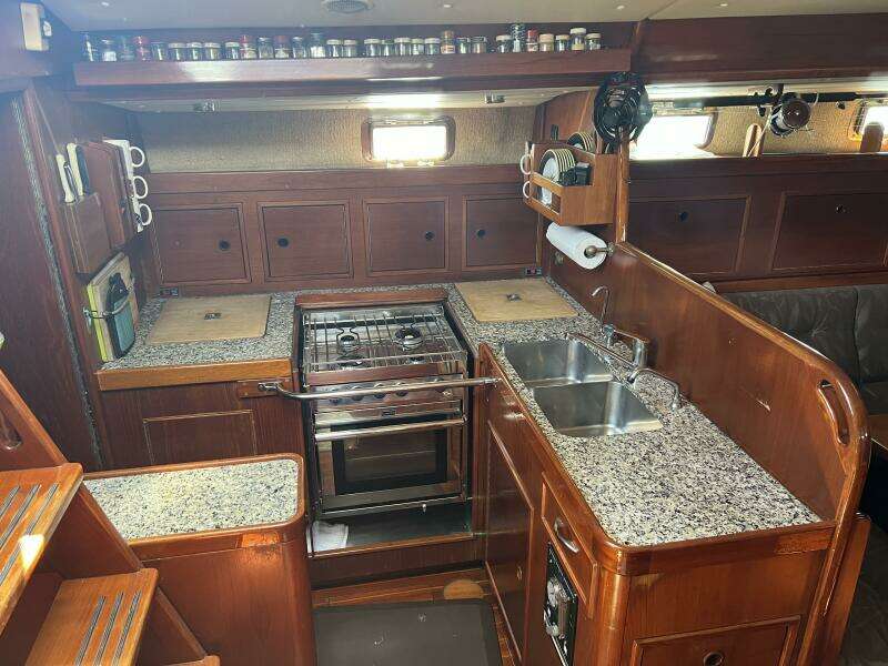 1984 Contest Conyplex - Contest