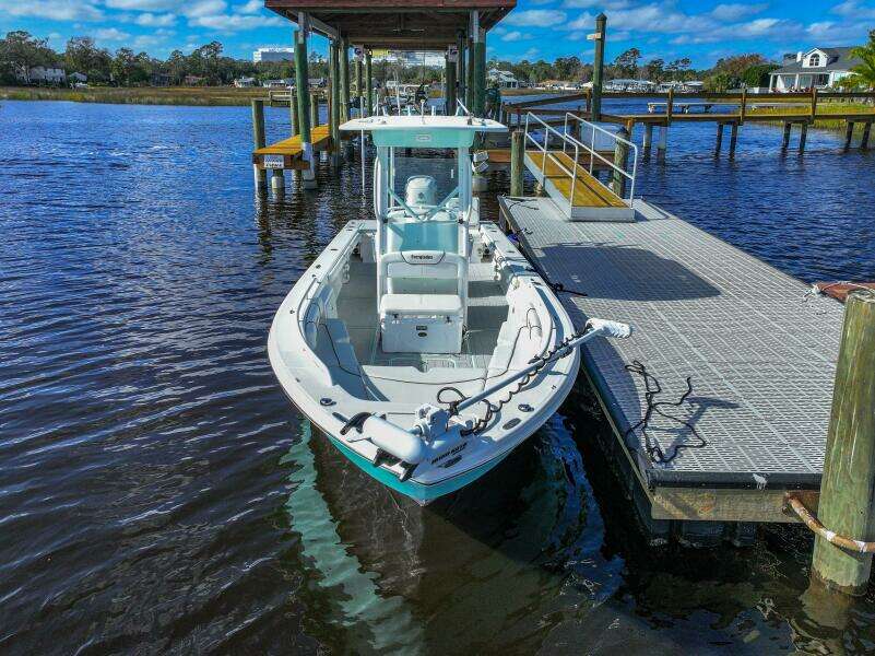 2024 Everglades 243CC