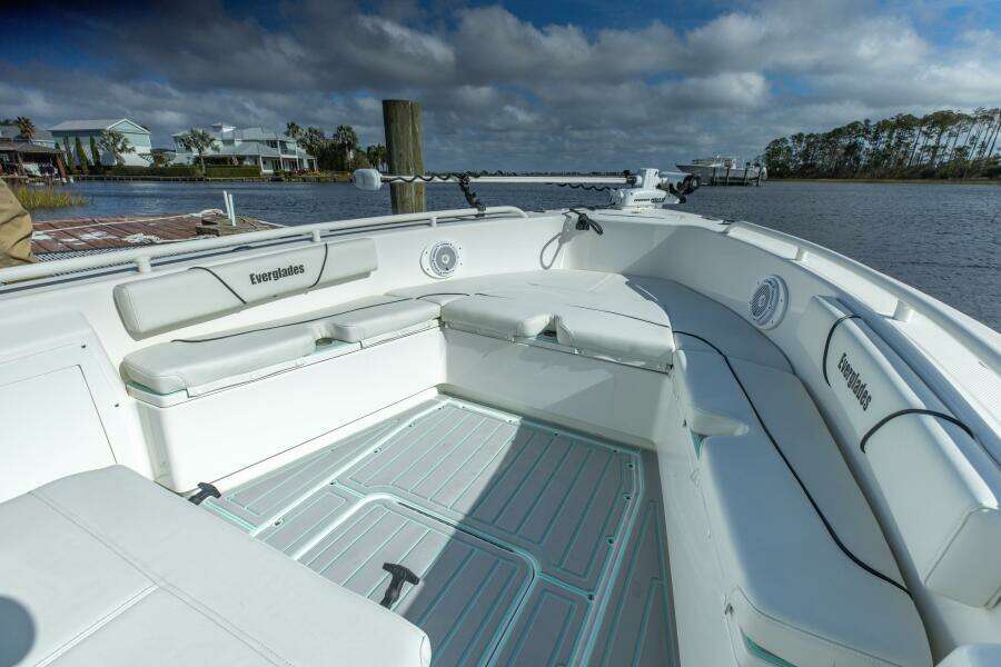2024 Everglades 243CC