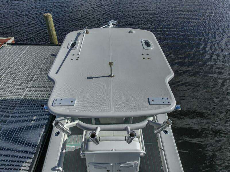 2024 Everglades 243CC