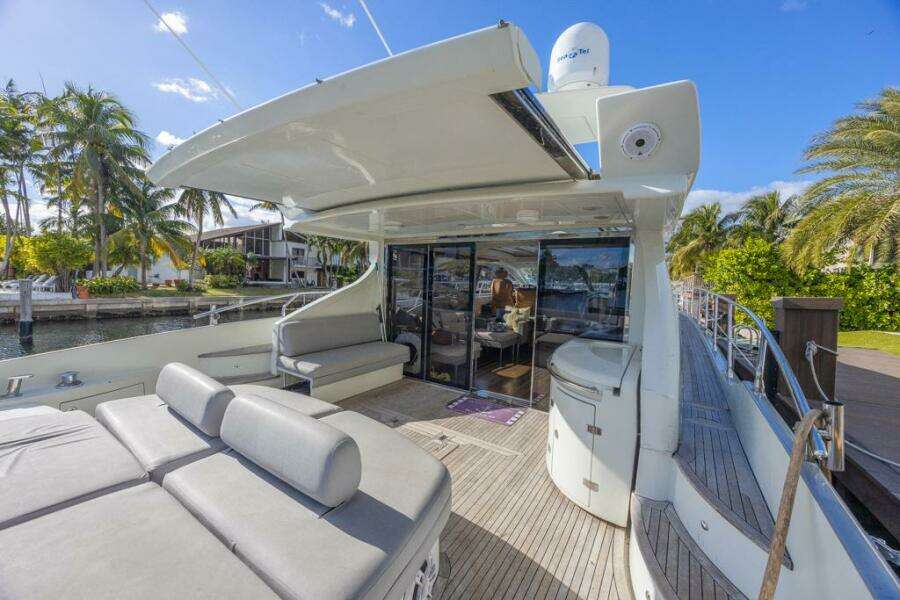 2009 Azimut 68S