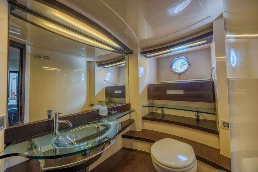 2009 Azimut 68S