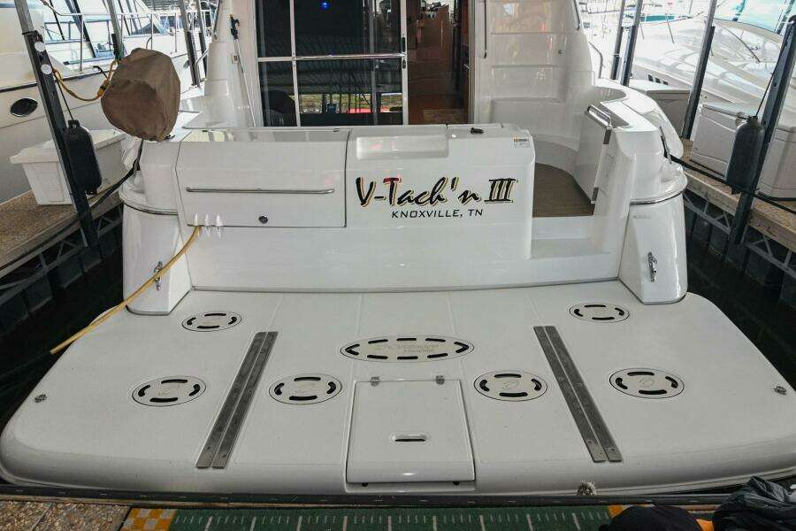 2002 Cruisers Yachts 5000 Sedan Sport