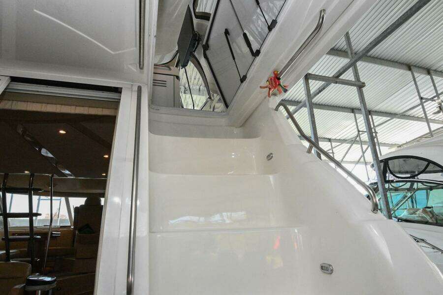 2002 Cruisers Yachts 5000 Sedan Sport