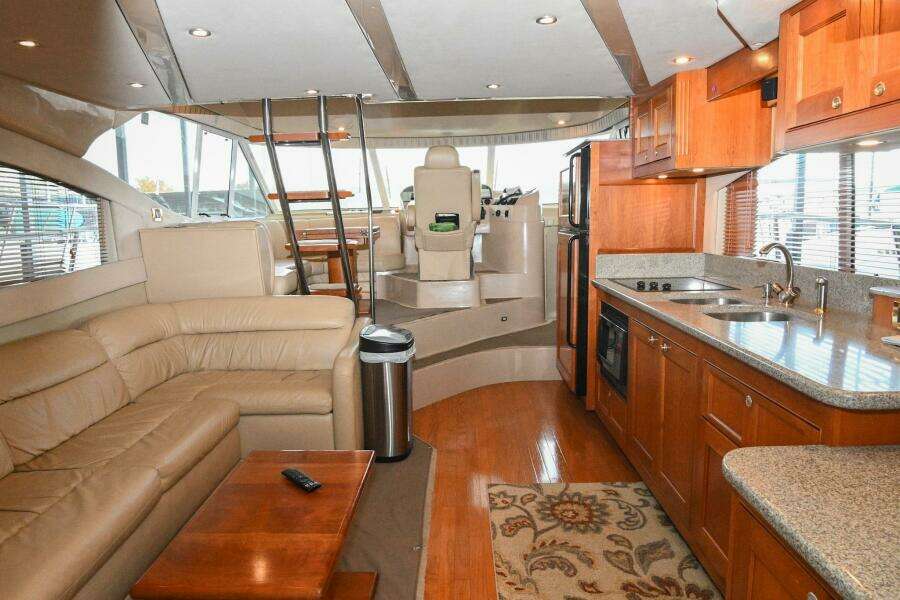 2002 Cruisers Yachts 5000 Sedan Sport