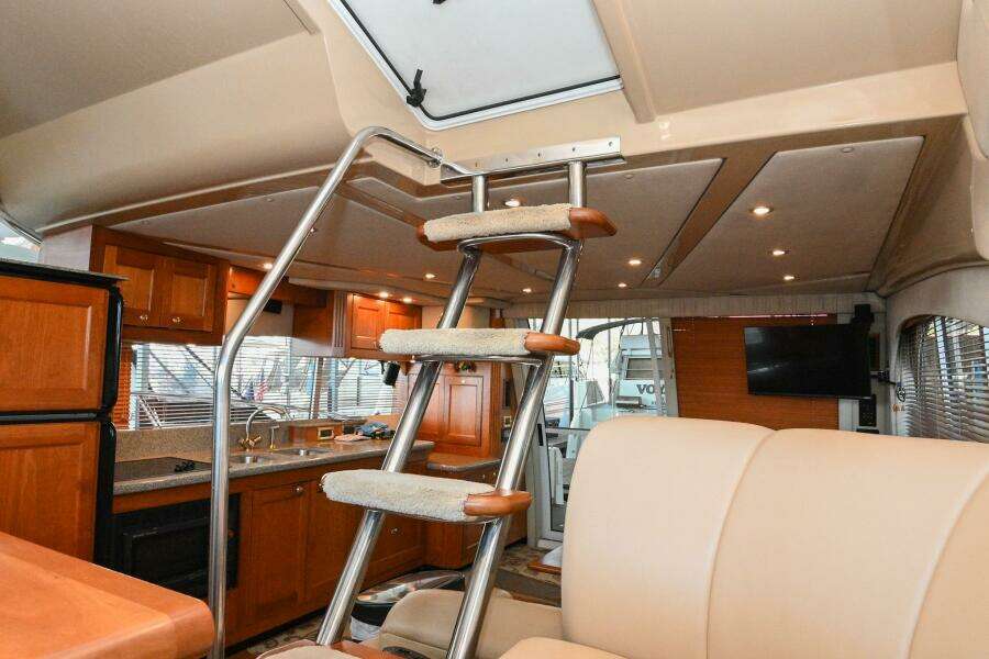 2002 Cruisers Yachts 5000 Sedan Sport