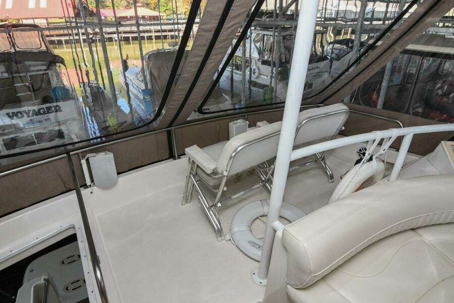 2002 Cruisers Yachts 5000 Sedan Sport