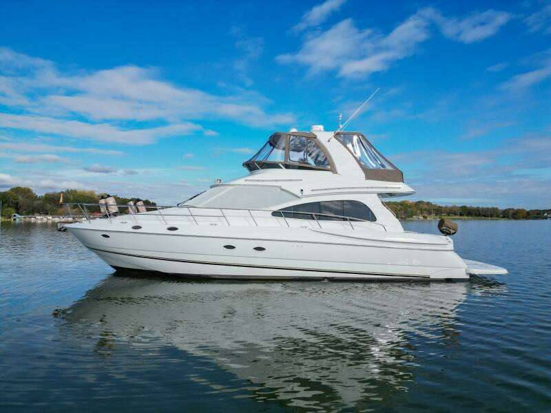 2002 Cruisers Yachts 5000 Sedan Sport