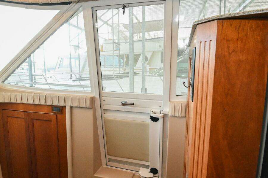 2002 Cruisers Yachts 5000 Sedan Sport