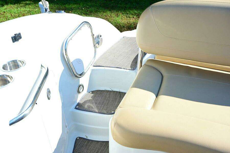 2015 Crownline 236 SC