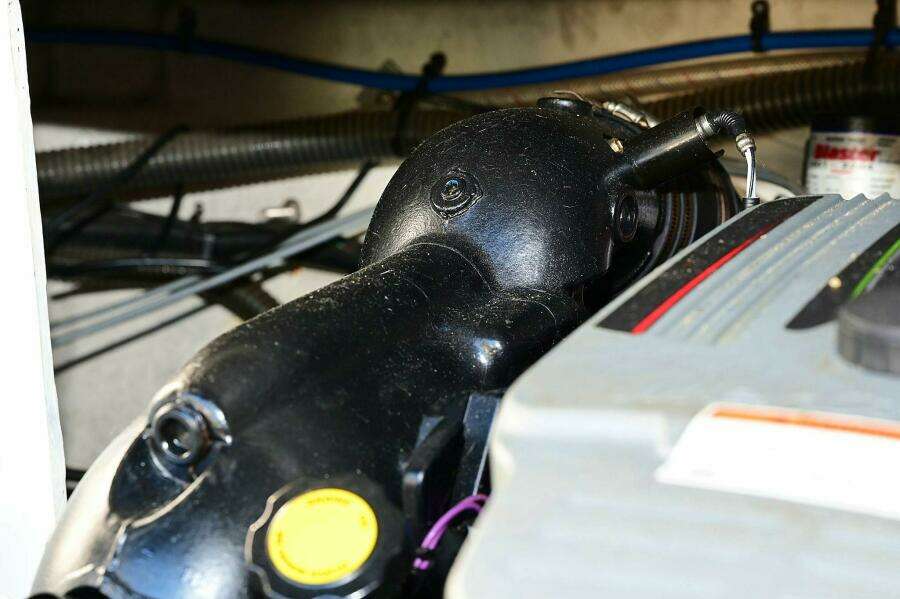 2015 Crownline 236 SC